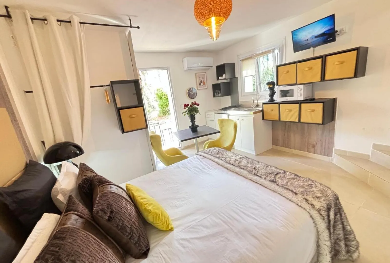 Villa Belle Epoque Saint-Raphael Bed & Breakfast